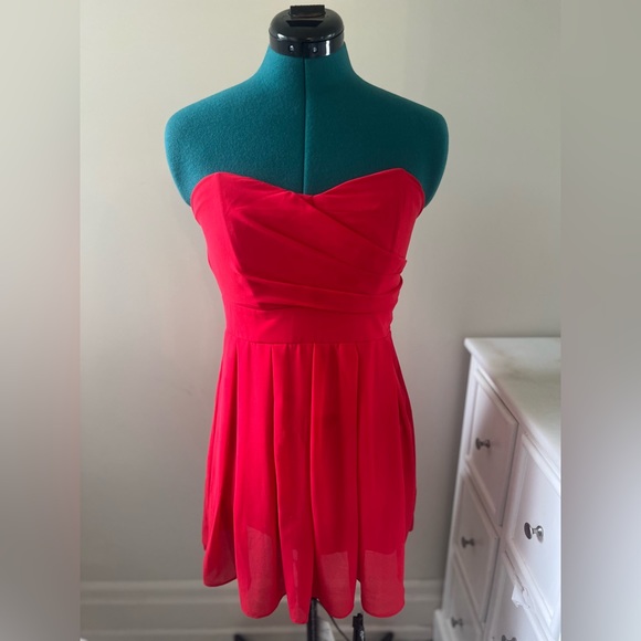 TFNC London Strapless Dress (Red, Medium) - Picture 1 of 3